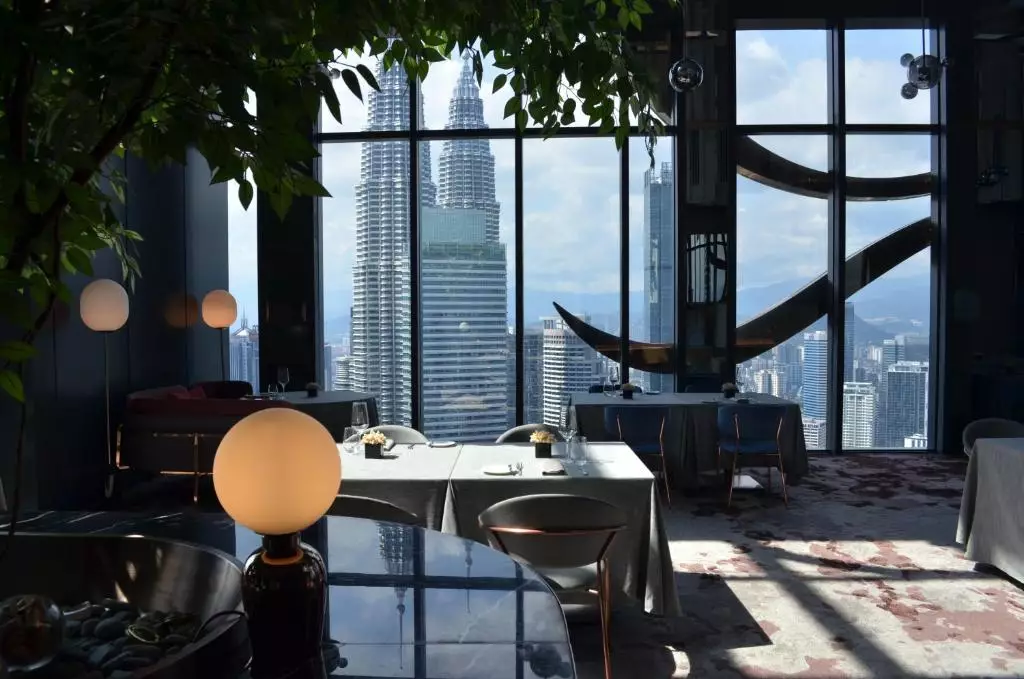 هتل ای کیو  رستوران 1